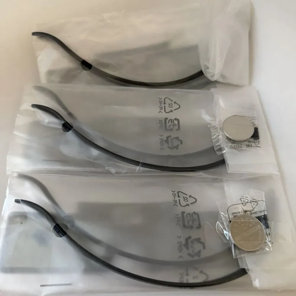 4 Pairs Samsung SSG-4100GB 3D Glasses (2 NEW / 2 USED) OEM 2012 w/Box
